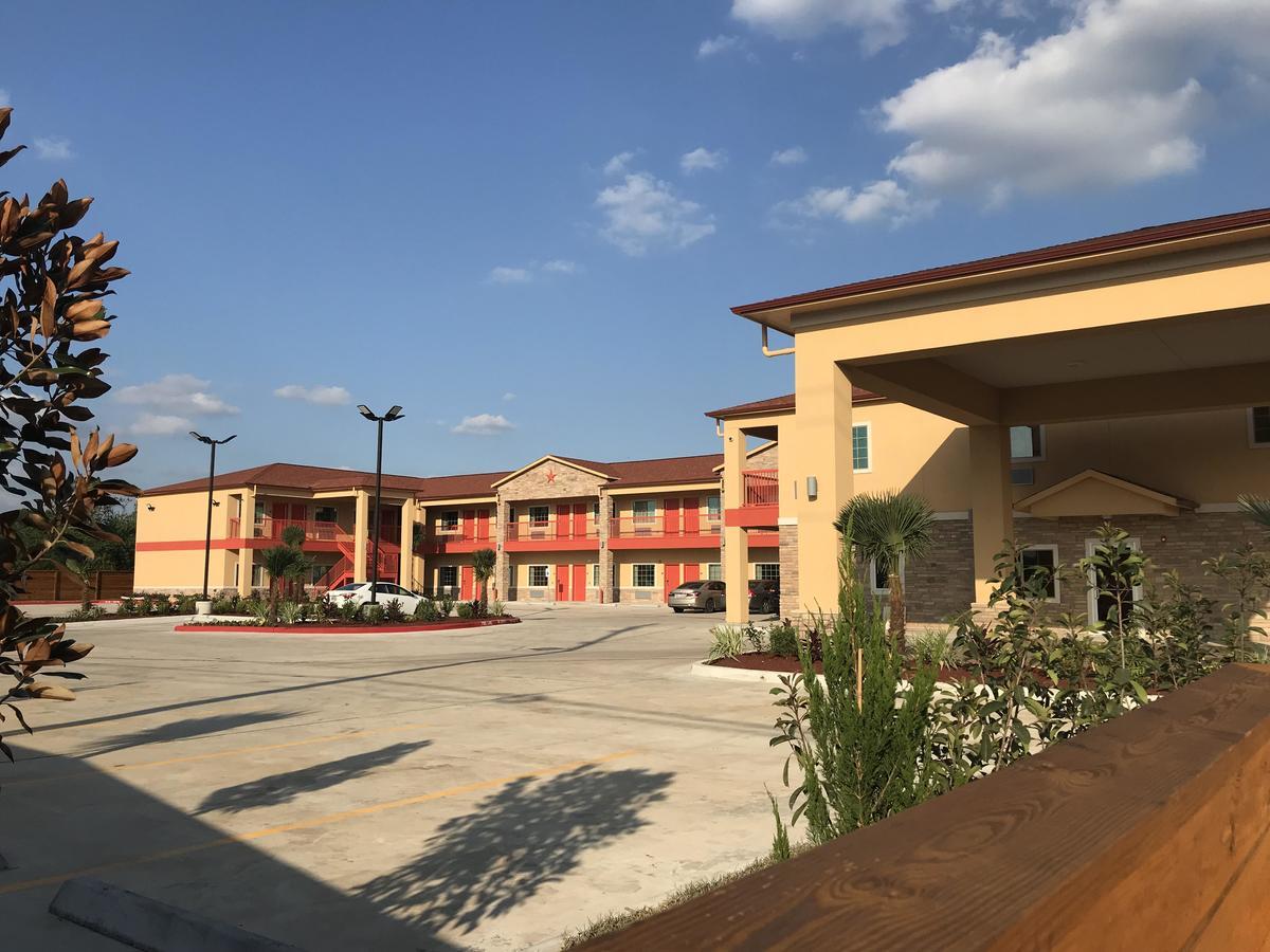 Scottish Inn & Suites - Iah Airport Humble Bagian luar foto