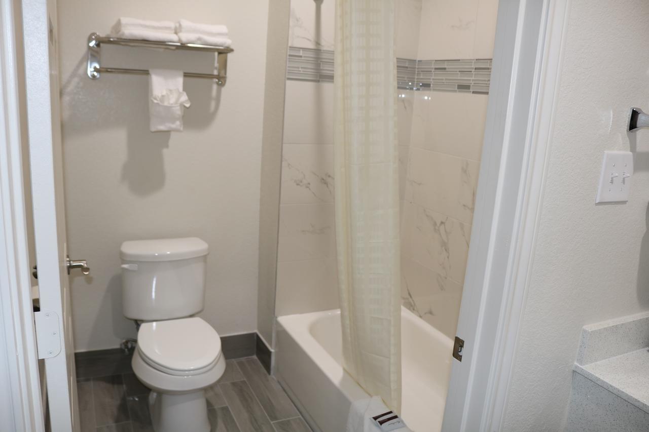 Scottish Inn & Suites - Iah Airport Humble Bagian luar foto
