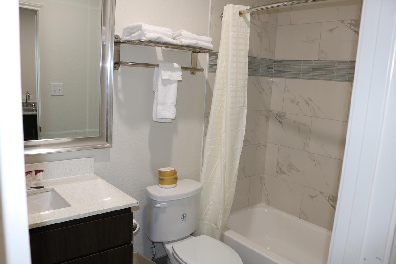 Scottish Inn & Suites - Iah Airport Humble Bagian luar foto
