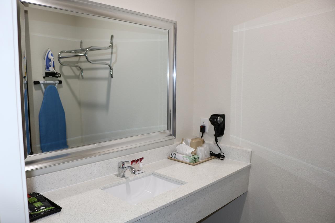 Scottish Inn & Suites - Iah Airport Humble Bagian luar foto