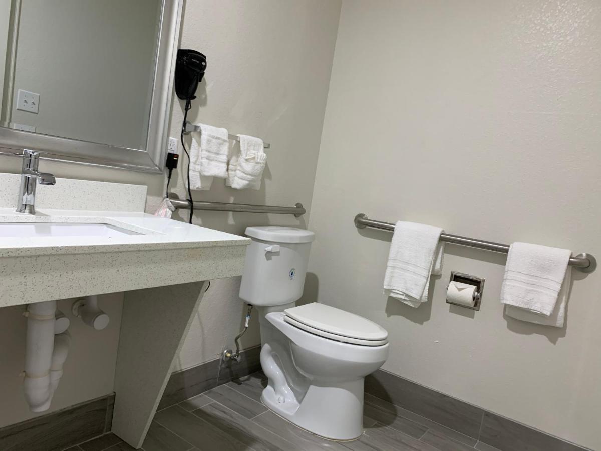 Scottish Inn & Suites - Iah Airport Humble Bagian luar foto